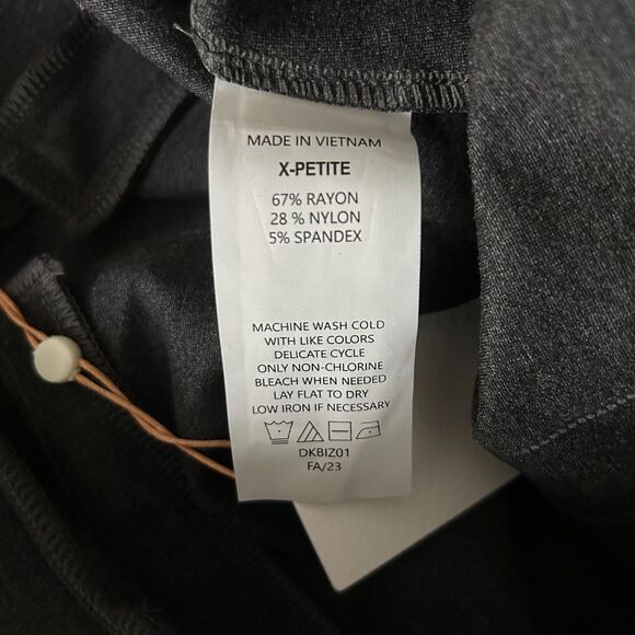 NEW Quince Ultra-Stretch Ponte Straight Leg Pant in Charcoal Size Medium Petite - Picture 7 of 8